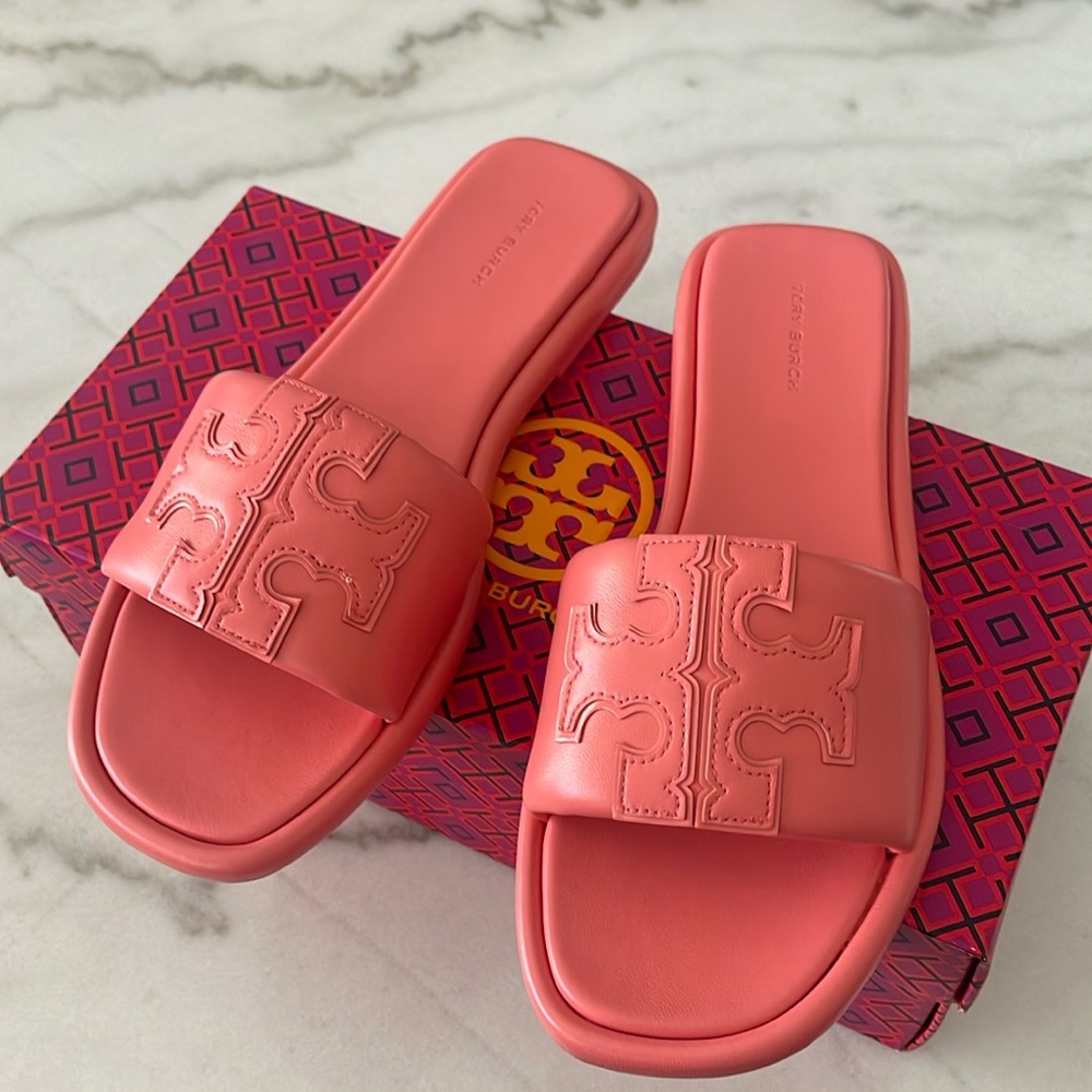 New, Authentic TORY BURCH Logo Sandals Coral Pink Peach size US 9.5 SALE slide